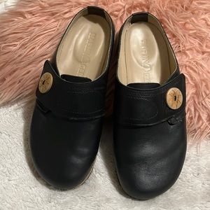 New Halfinger Adventure , black with button